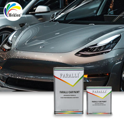 Hochglänzende Metallic-Lackierung in Lila für die Autoreparatur