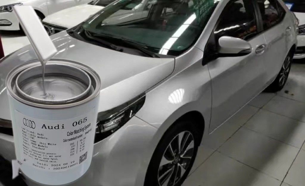 Toyota 1E0 Veredelung der Farbe für eine atemberaubende dunkelgrau Farbe